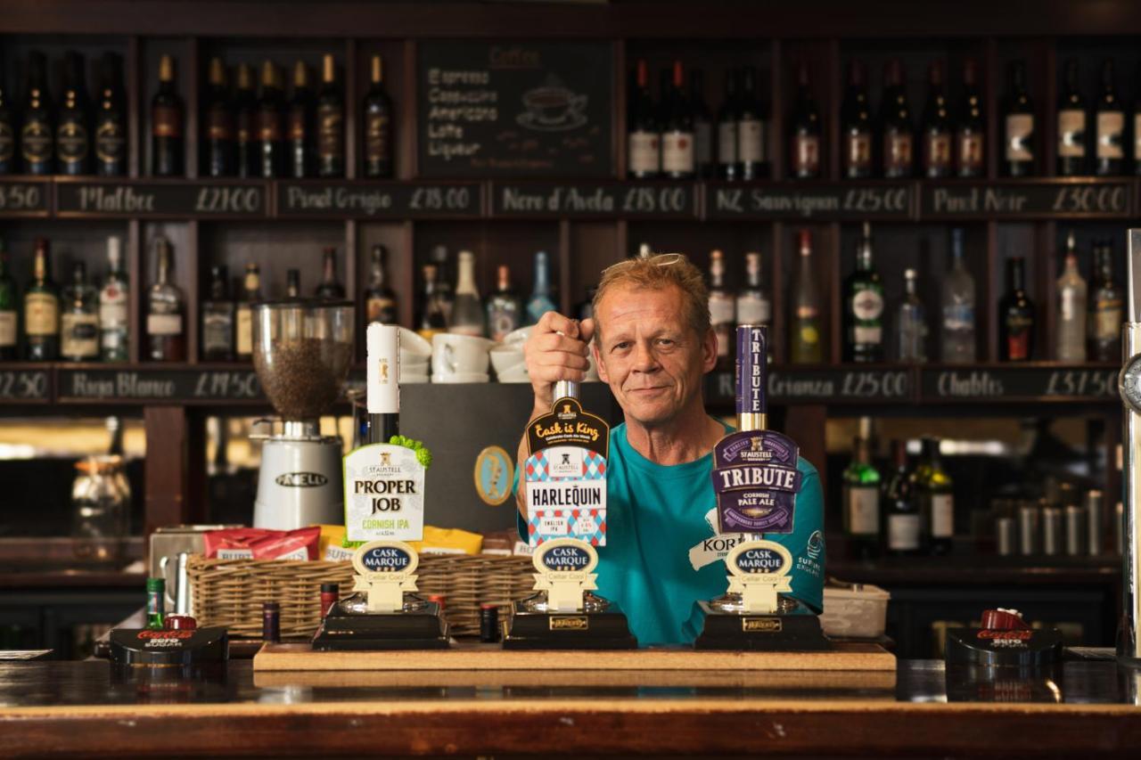 ホテル Rose And Crown Yealmpton エクステリア 写真