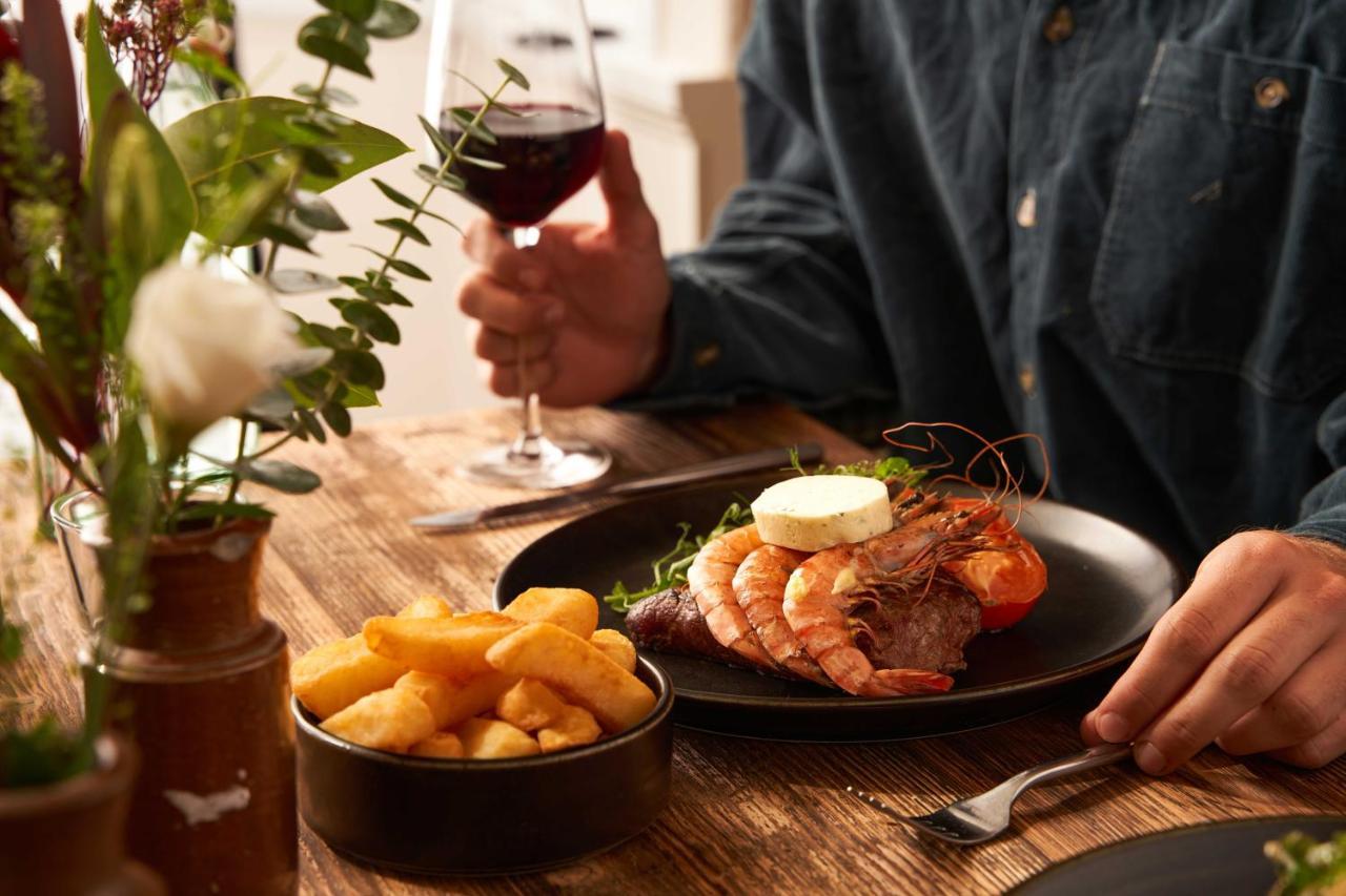 ホテル Rose And Crown Yealmpton エクステリア 写真