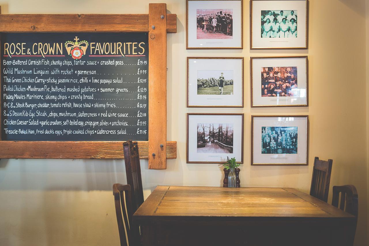 ホテル Rose And Crown Yealmpton エクステリア 写真