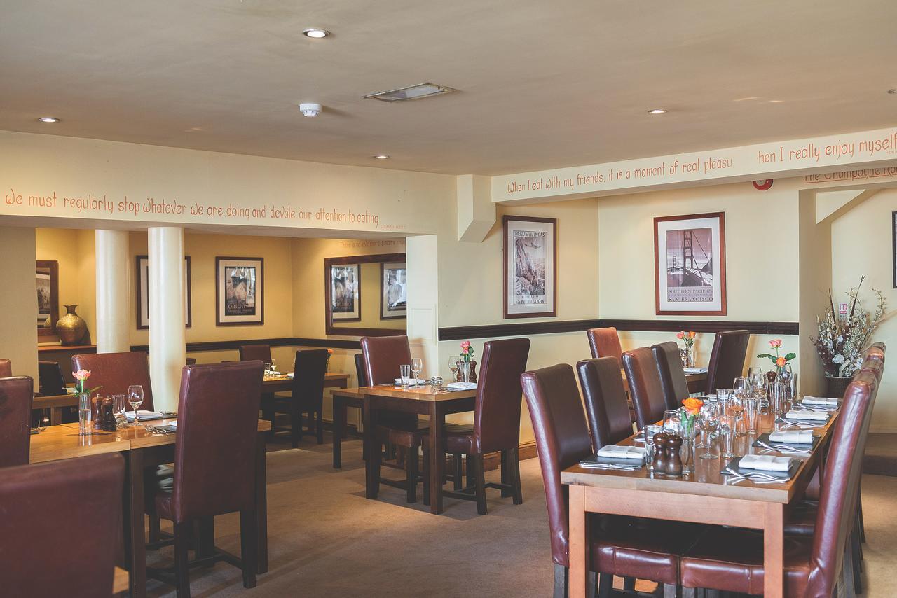 ホテル Rose And Crown Yealmpton エクステリア 写真
